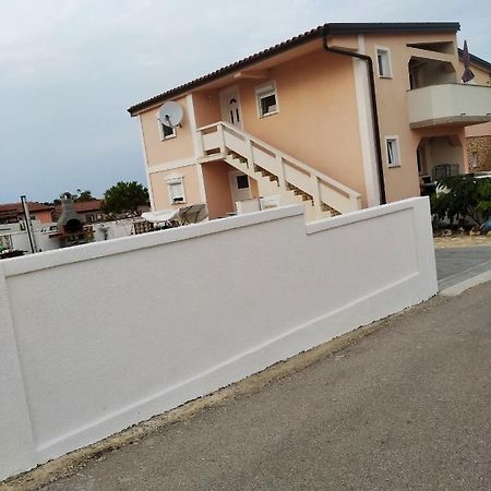 Apartmani Darija Vir Exteriör bild