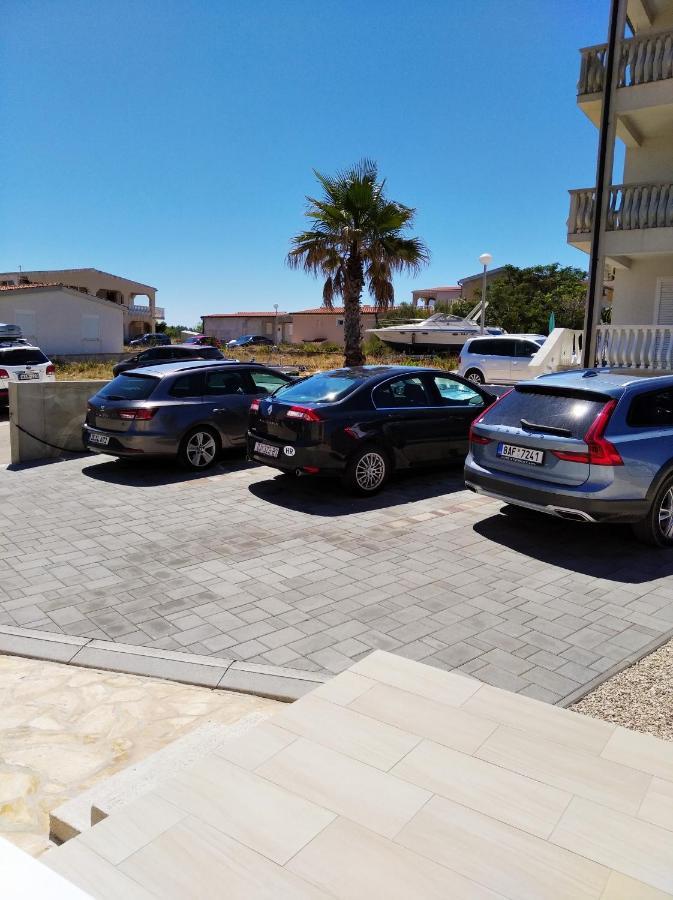 Apartmani Darija Vir Exteriör bild