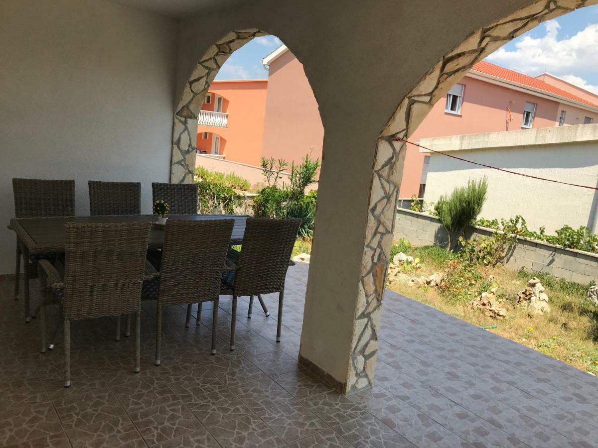 Apartmani Darija Vir Exteriör bild