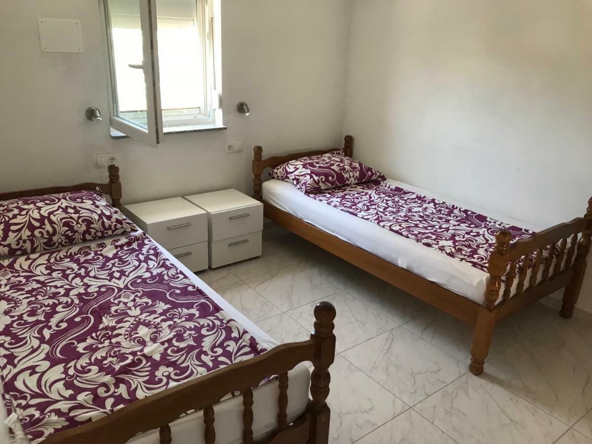 Apartmani Darija Vir Exteriör bild