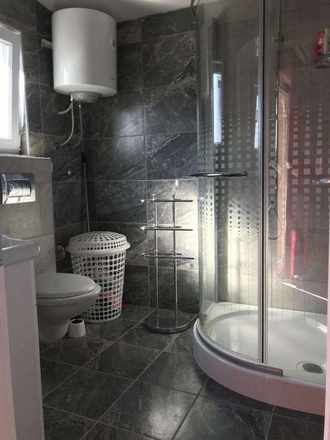 Apartmani Darija Vir Exteriör bild
