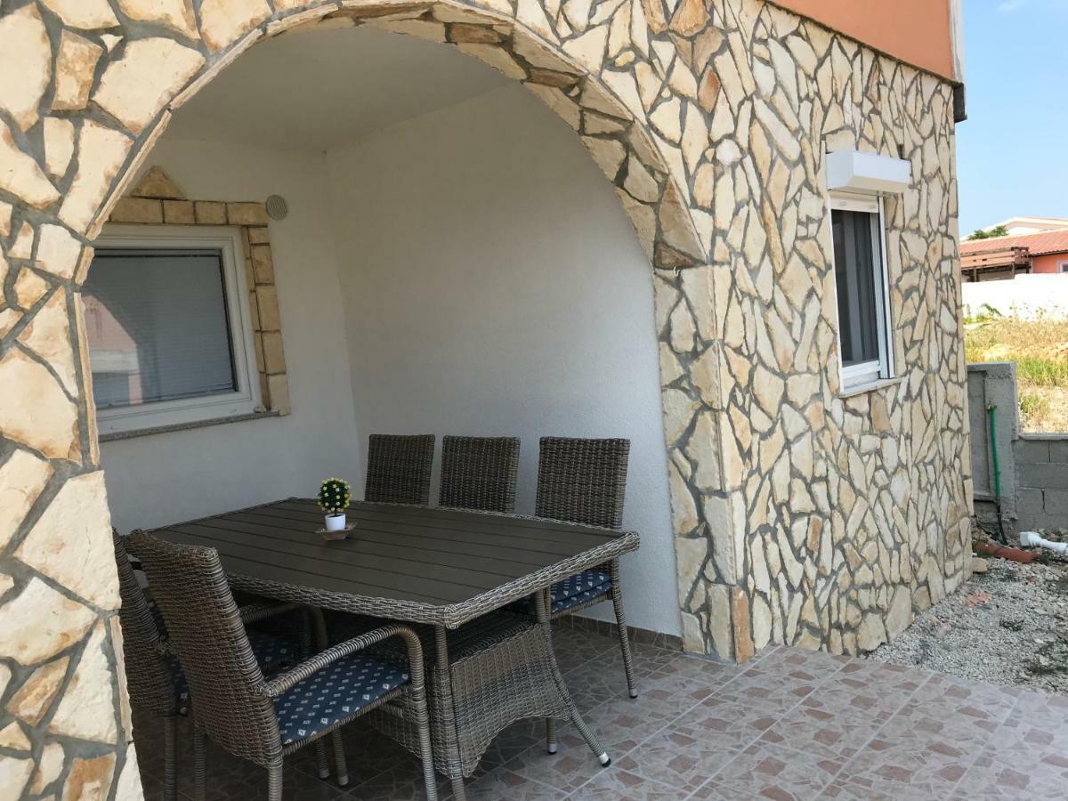 Apartmani Darija Vir Exteriör bild
